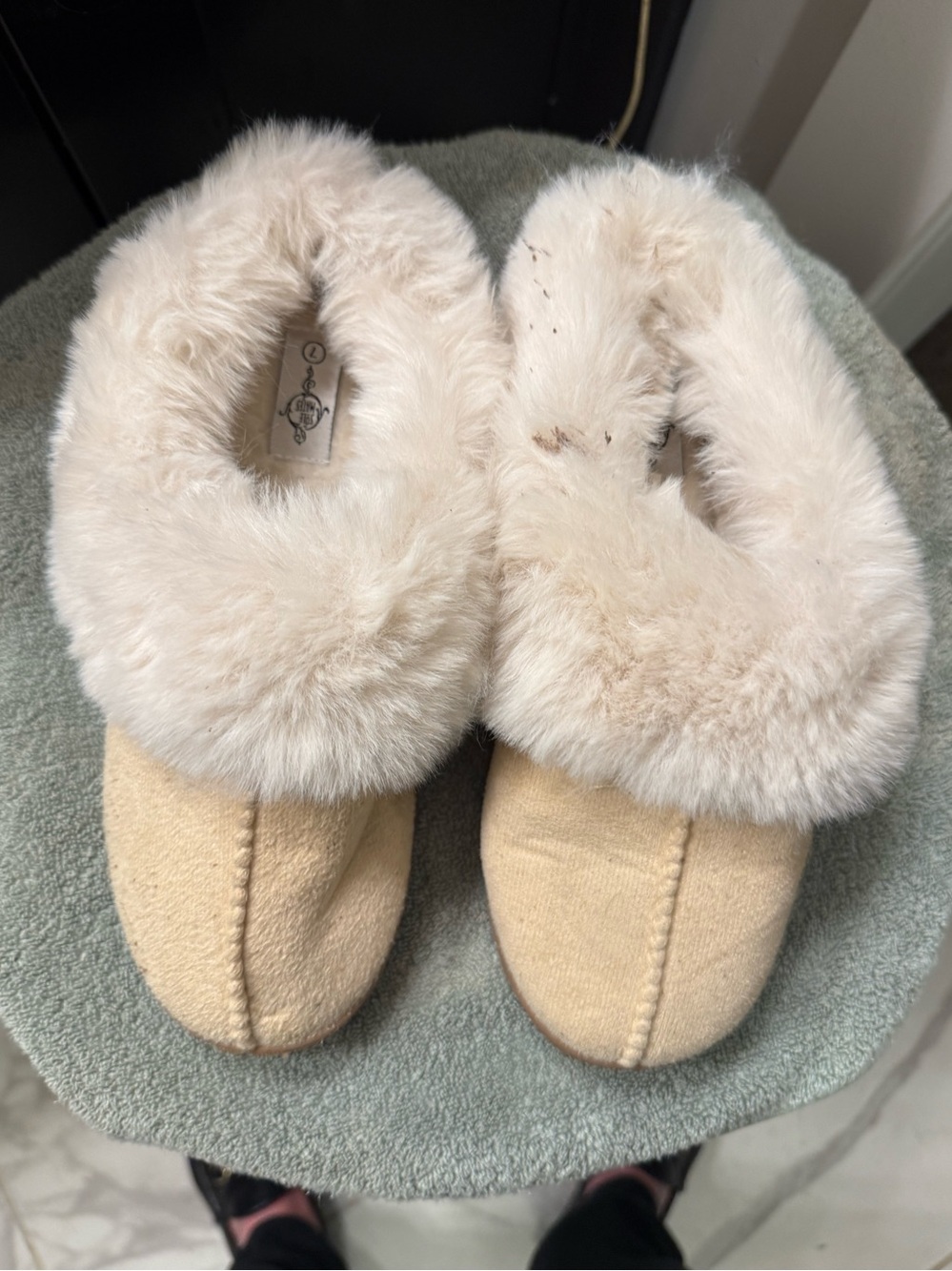 Women's Cream Faux-Fur Trim Slip-On Slippers